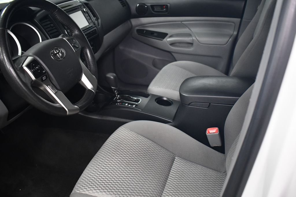 Used 2015 Super White Toyota Base image 23