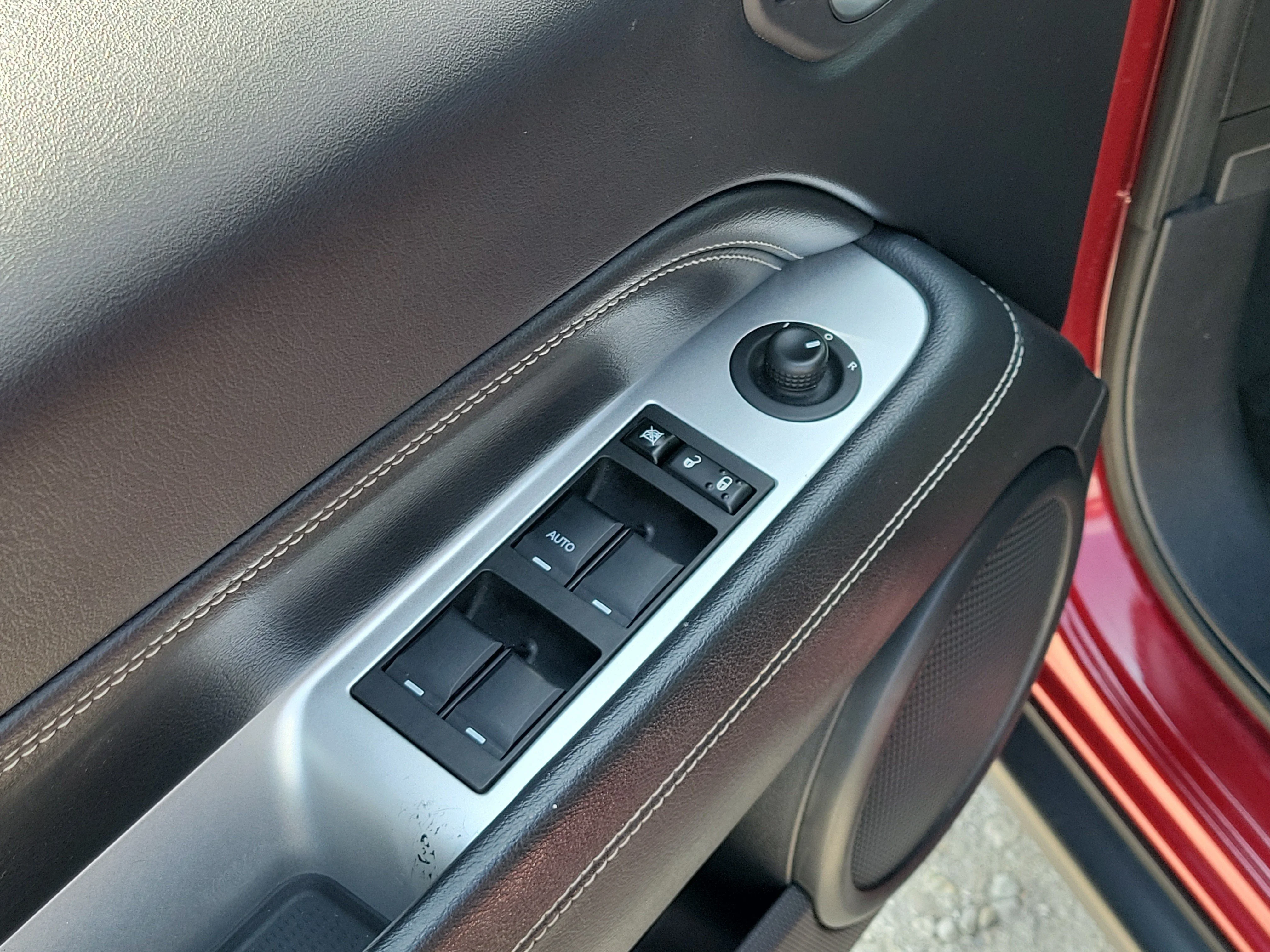 Used 2016 Deep Cherry Red Crystal Pearlcoat Jeep Latitude image 21