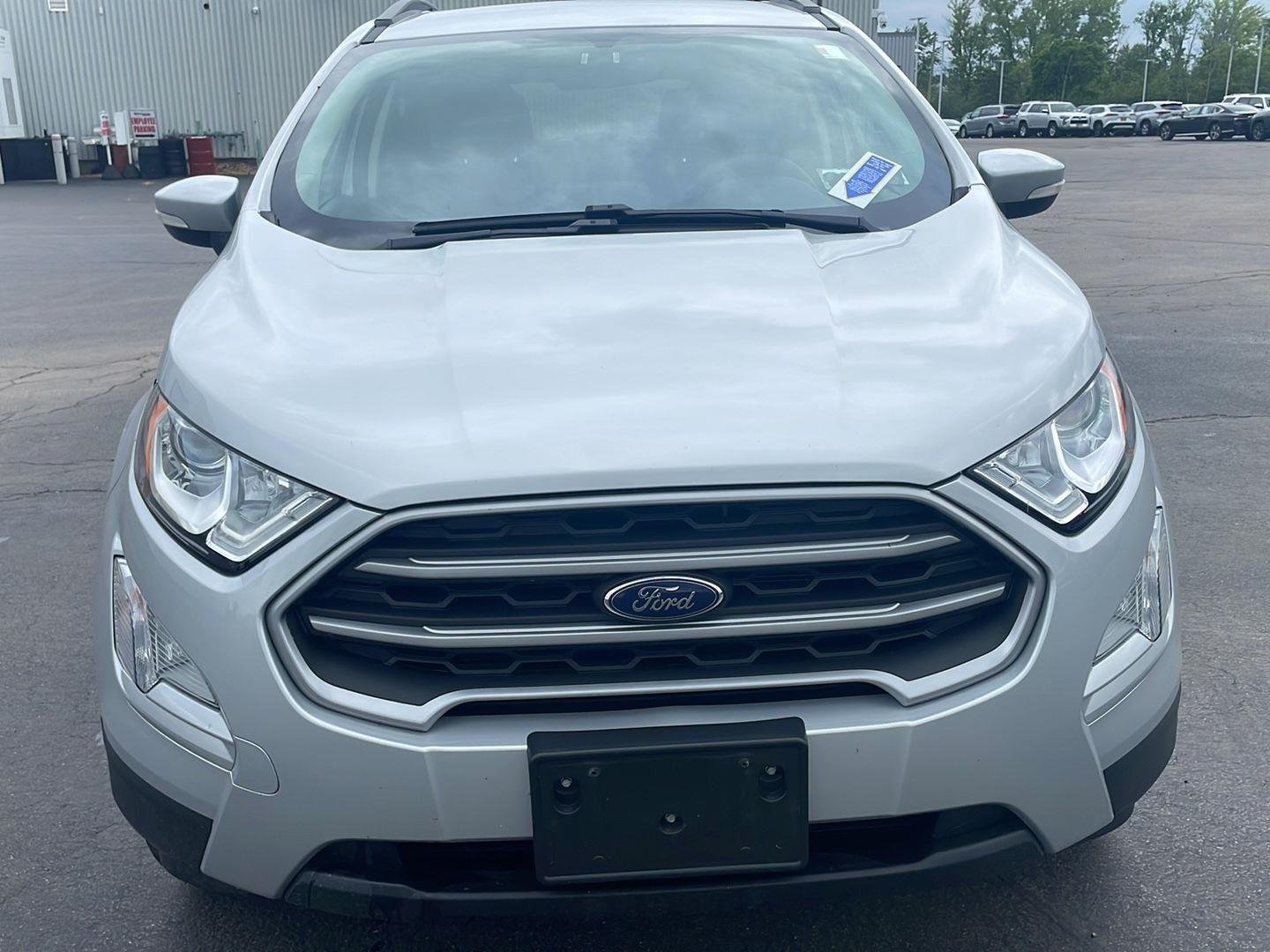 Used 2022 Moondust Silver Ford SE image 5