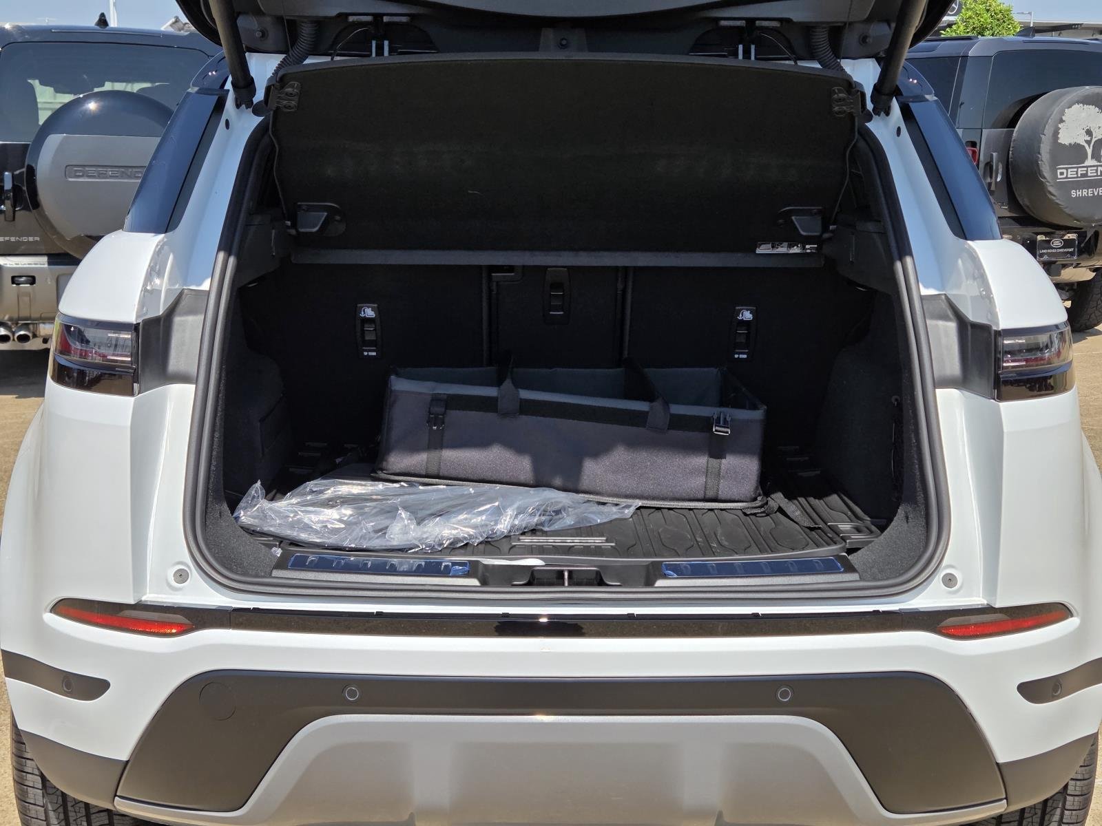 New 2026 Fuji White Land Rover Core S image 10