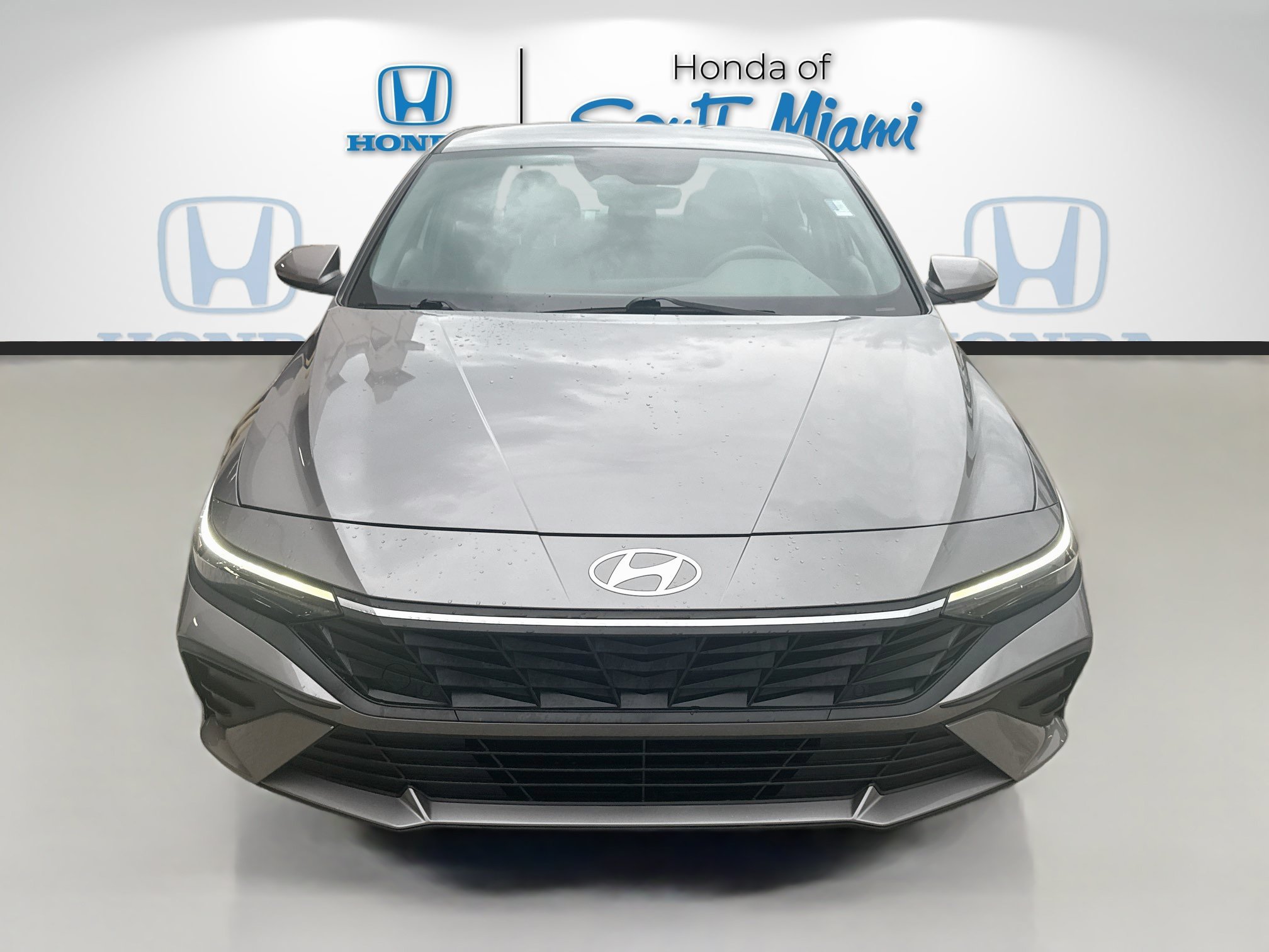 Used 2024 Fluid Metal Hyundai SE image 2