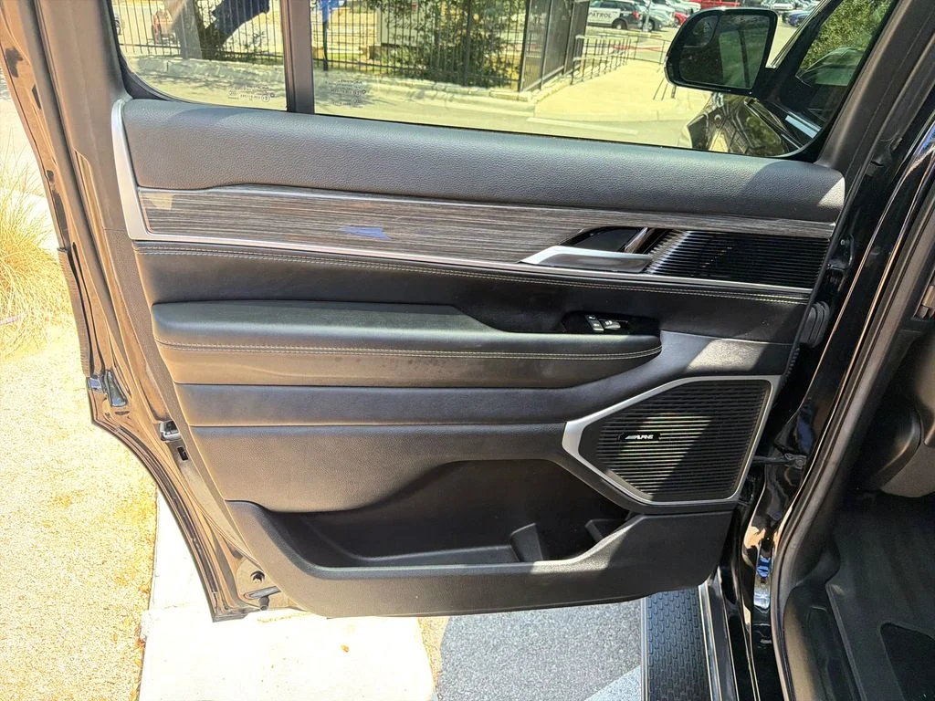 Used 2022 Black Jeep Series III image 36