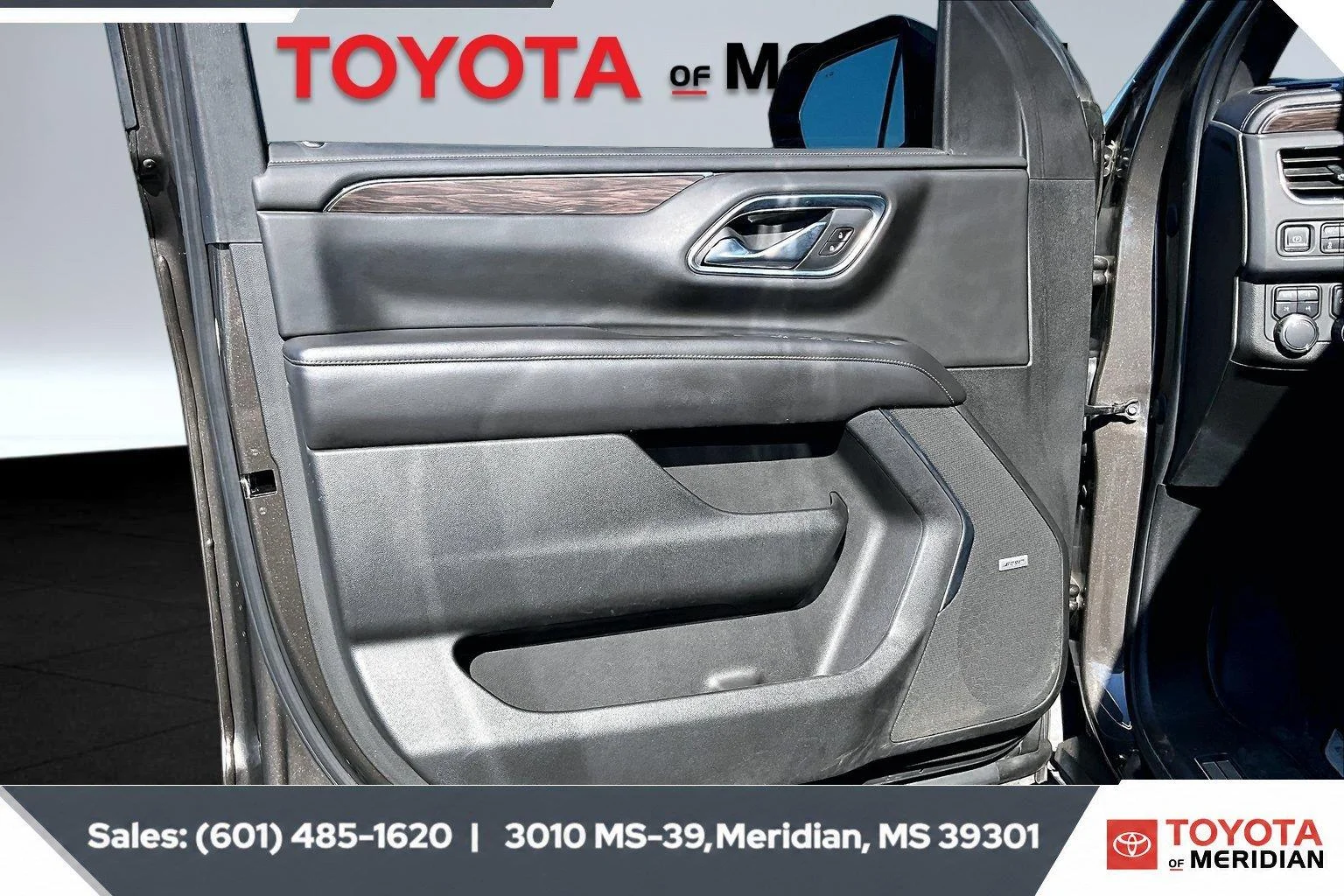Used 2021 Graywood Metallic Chevrolet Z71 image 17