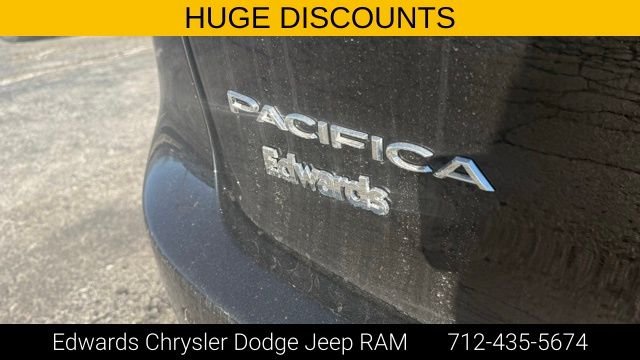 2026 Chrysler Pacifica Select - Photo 12