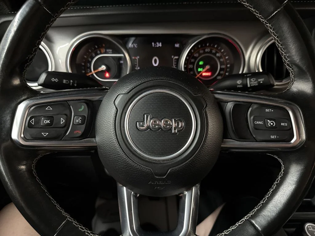 Used 2018 Gray Clearcoat Jeep Unlimited Sahara image 19