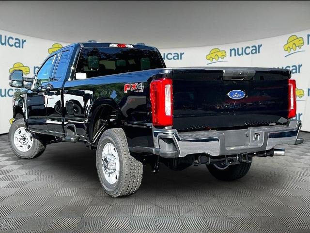 New 2026 Agate Black Metallic Ford XLT image 17