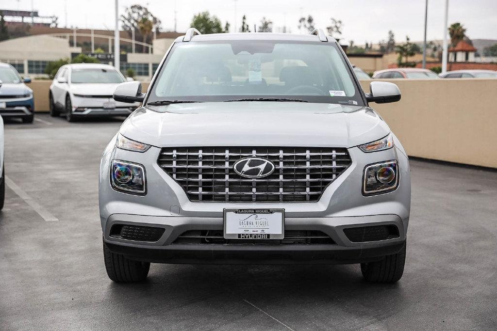 New 2026 Shimmering Silver Hyundai SEL image 2