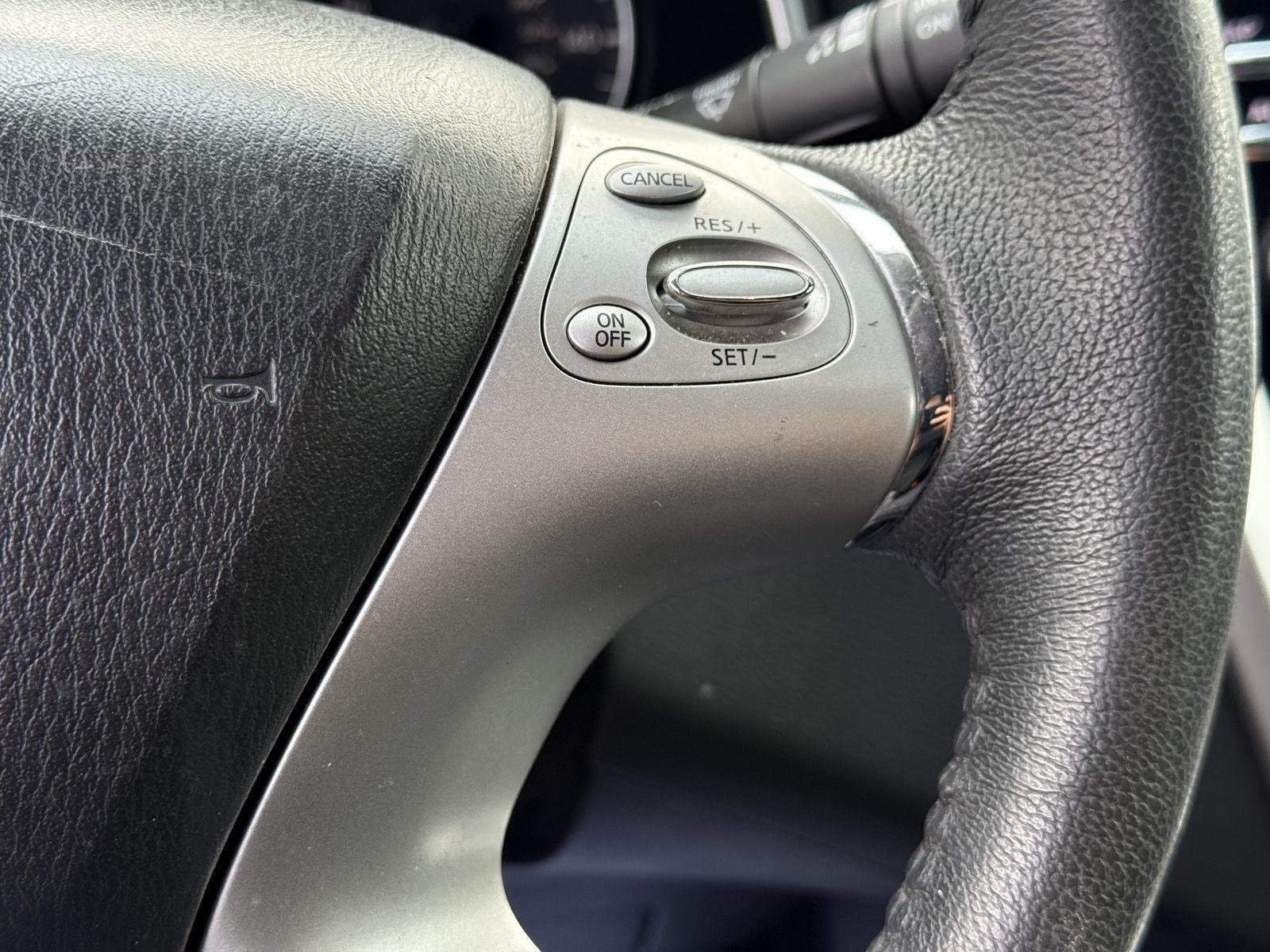 Used 2016 Pearl White Nissan SL image 21