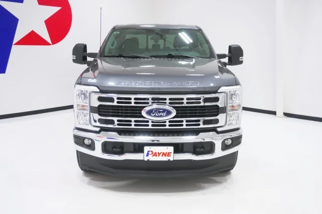 Used 2024  Ford XLT image 2