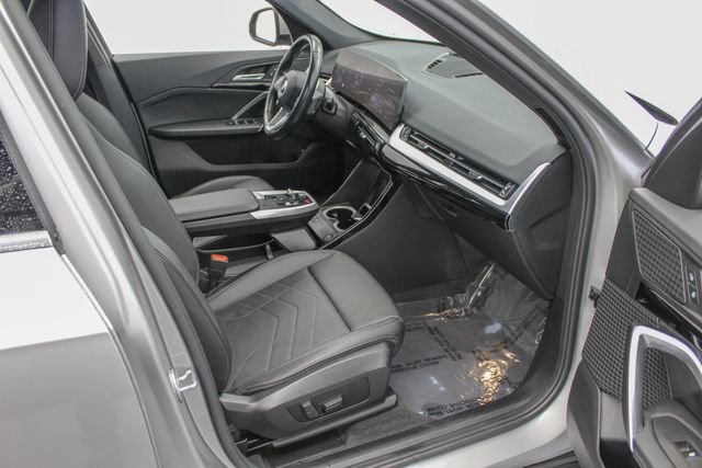 Used 2023 Space Silver BMW xDrive28i image 19