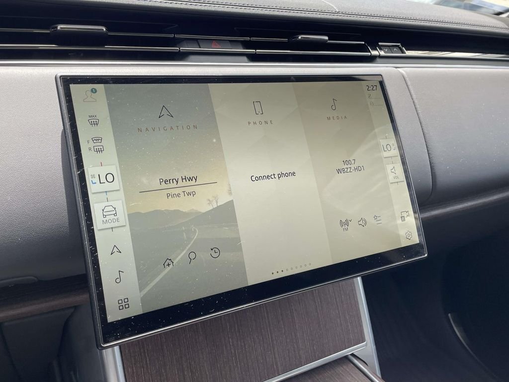 New 2026 Carpathian Grey Land Rover SE image 25