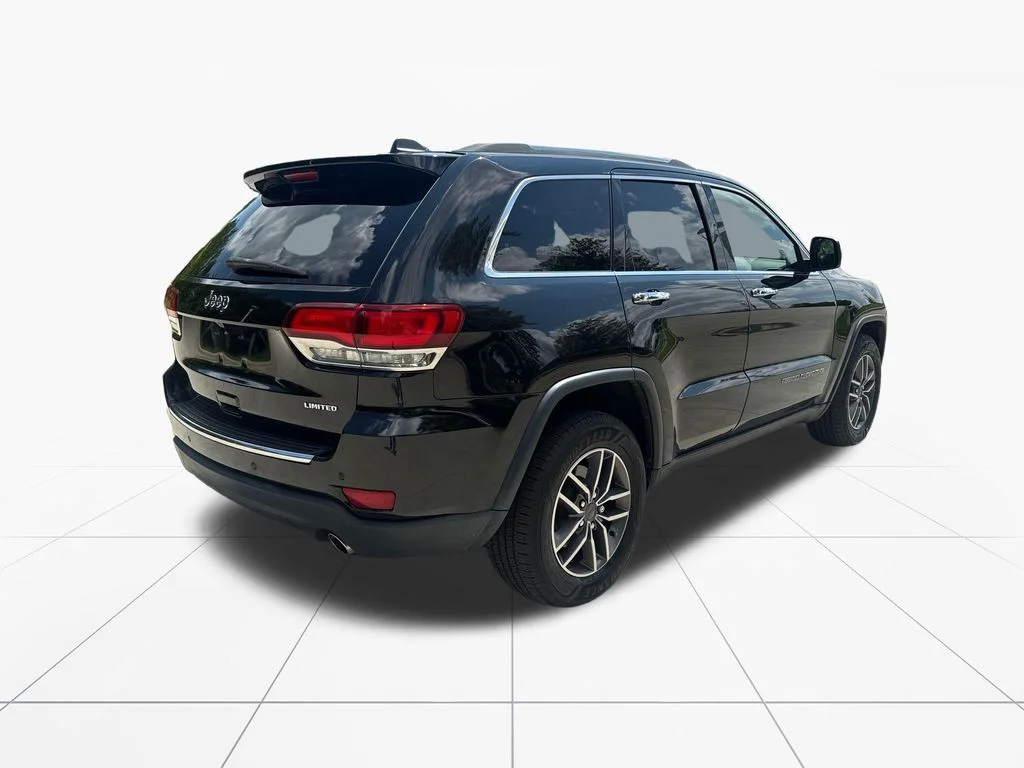 Used 2020 Diamond Black Jeep Limited image 8