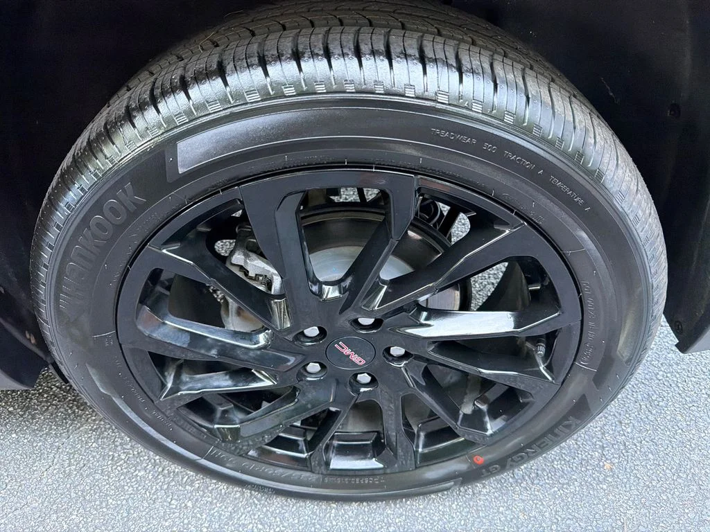 Used 2023 Black GMC SLE image 19