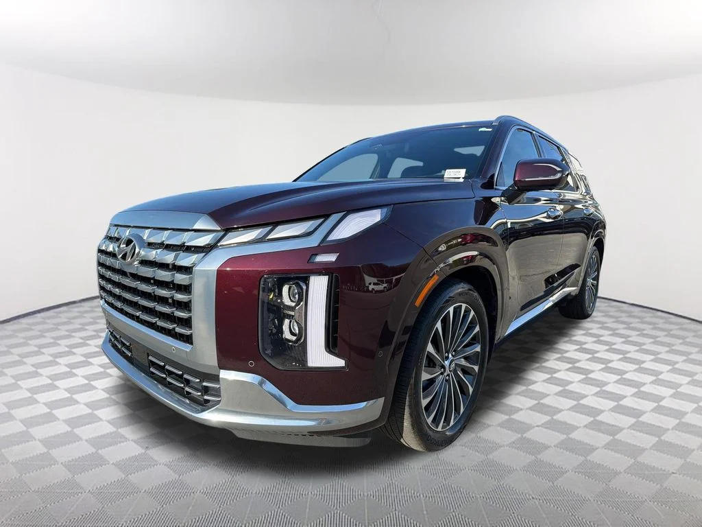 Used 2024 Red Hyundai Calligraphy image 1