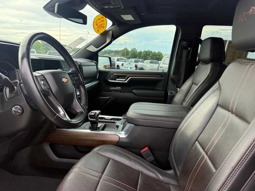 Used 2023 Gray Chevrolet High Country image 4
