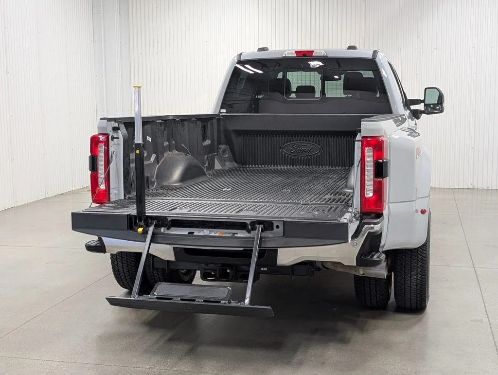 Used 2025 Avalanche Ford Lariat image 26