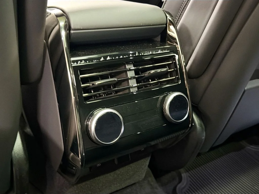 New 2026 Carpathian Gray Premium Metallic Land Rover SE image 26