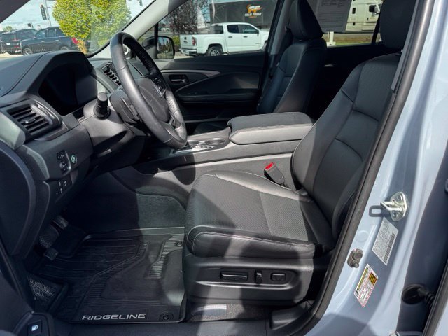 Used 2025  Honda RTL image 17