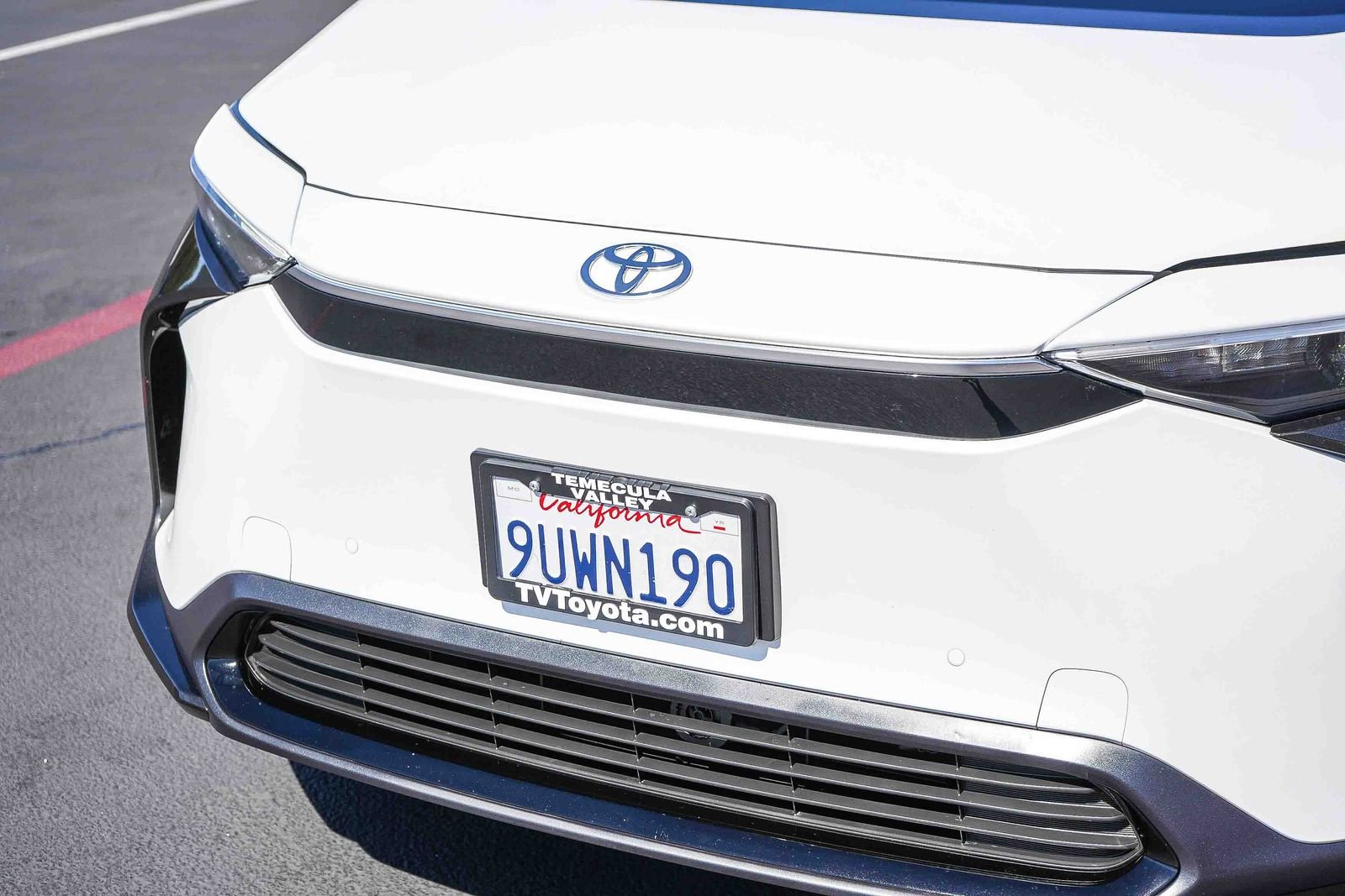 Certified Used 2025 Pearl Toyota XLE image 6
