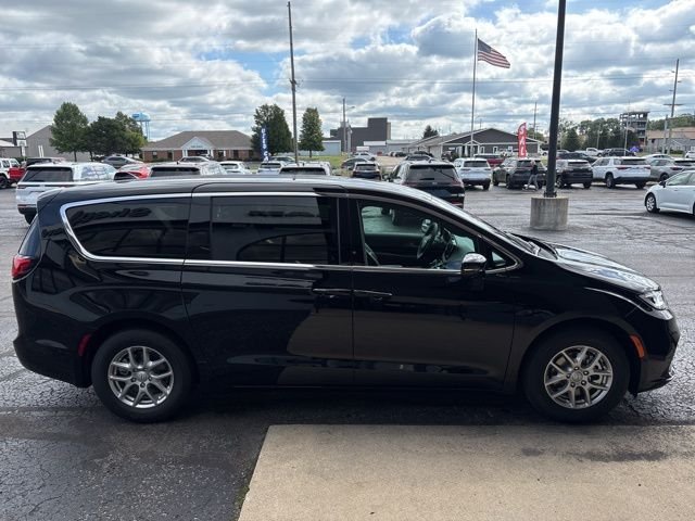 2026 Chrysler Pacifica Select - Photo 7