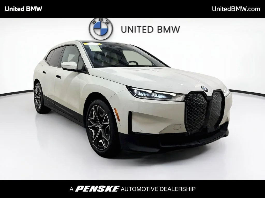 Certified Used 2024 Alpine White BMW xDrive50 image 3