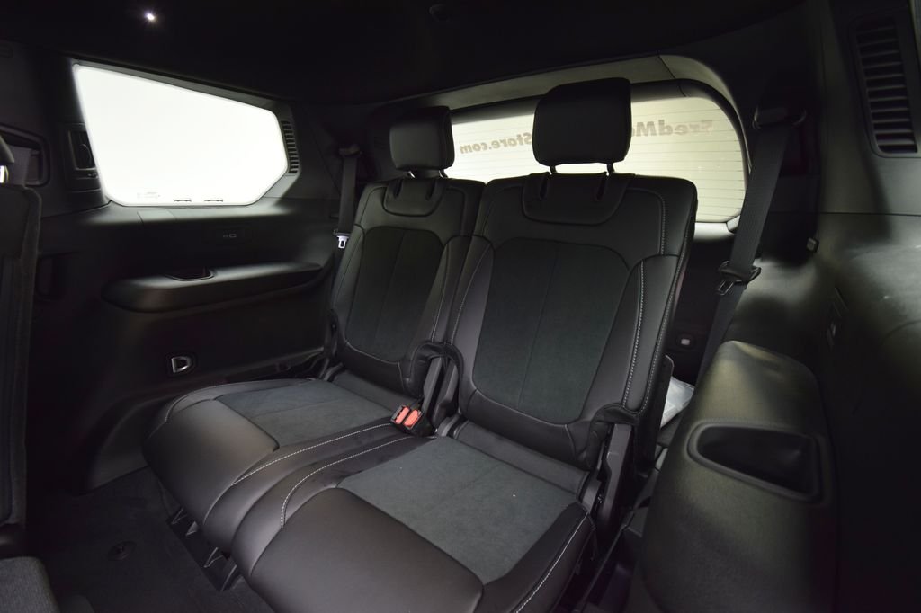 New 2026 Silver Zynith Exterior Paint Jeep Altitude image 42