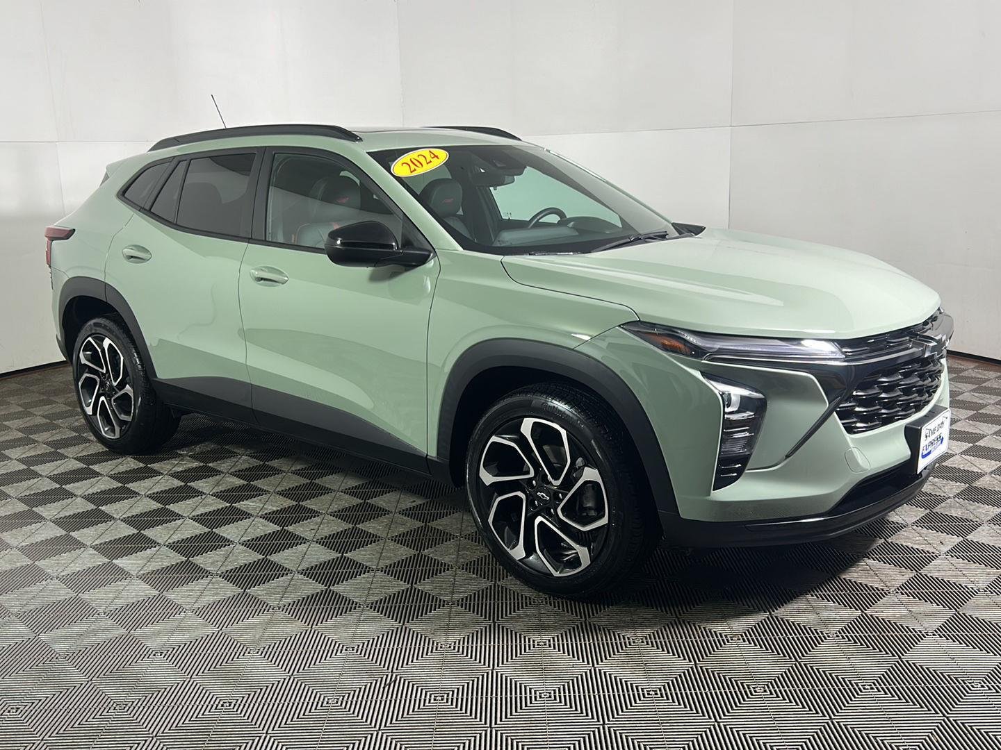 Used 2024 Cacti Green Chevrolet 2RS image 5