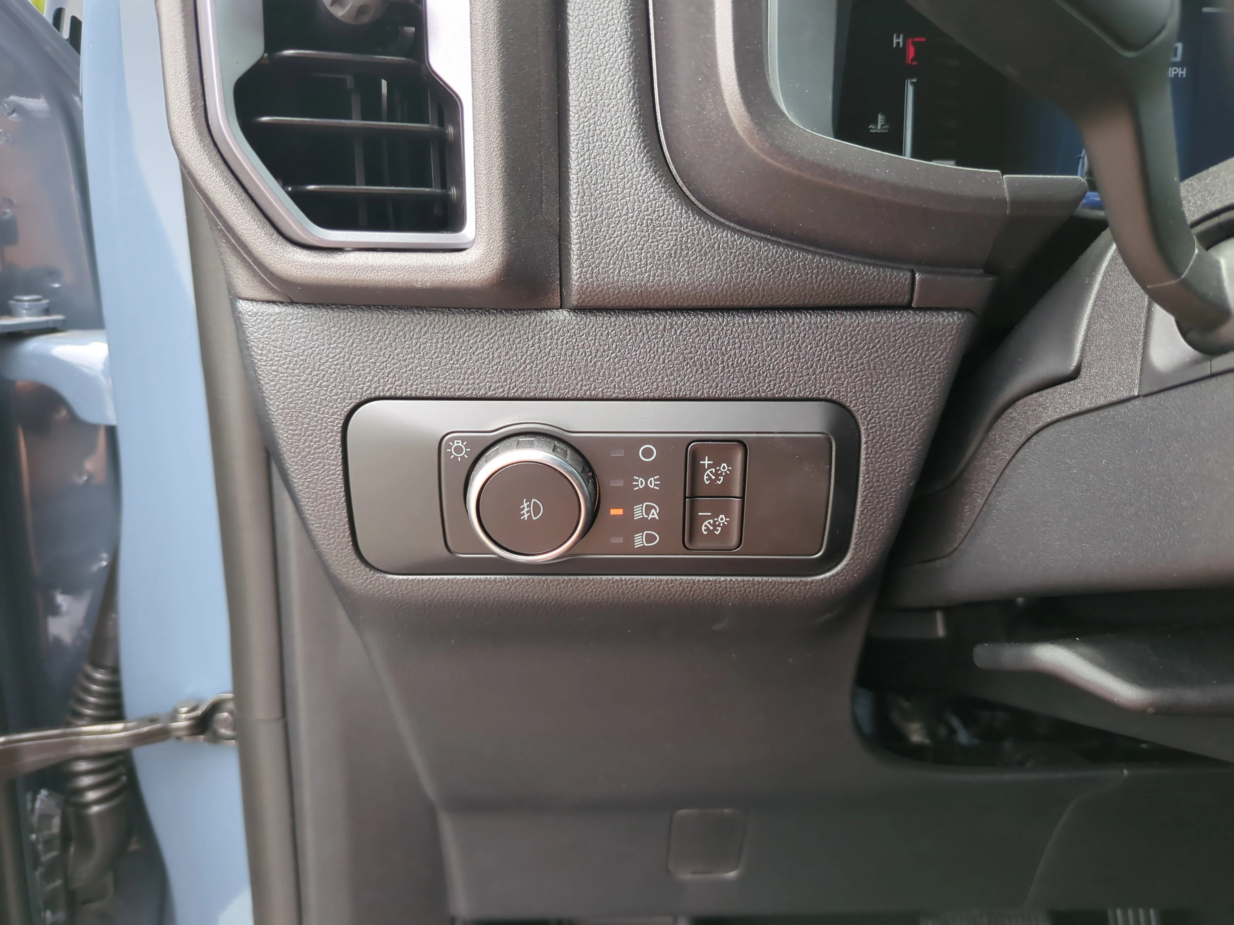 New 2026 Azure Gray Metallic Tri-Coat Ford Outer Banks® image 26