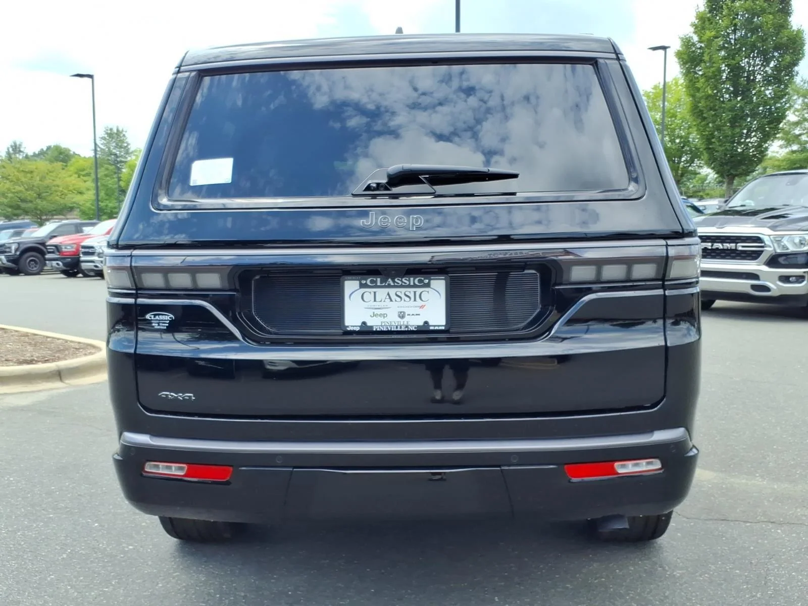 New 2026 High Gloss Black Jeep Summit Obsidian image 19