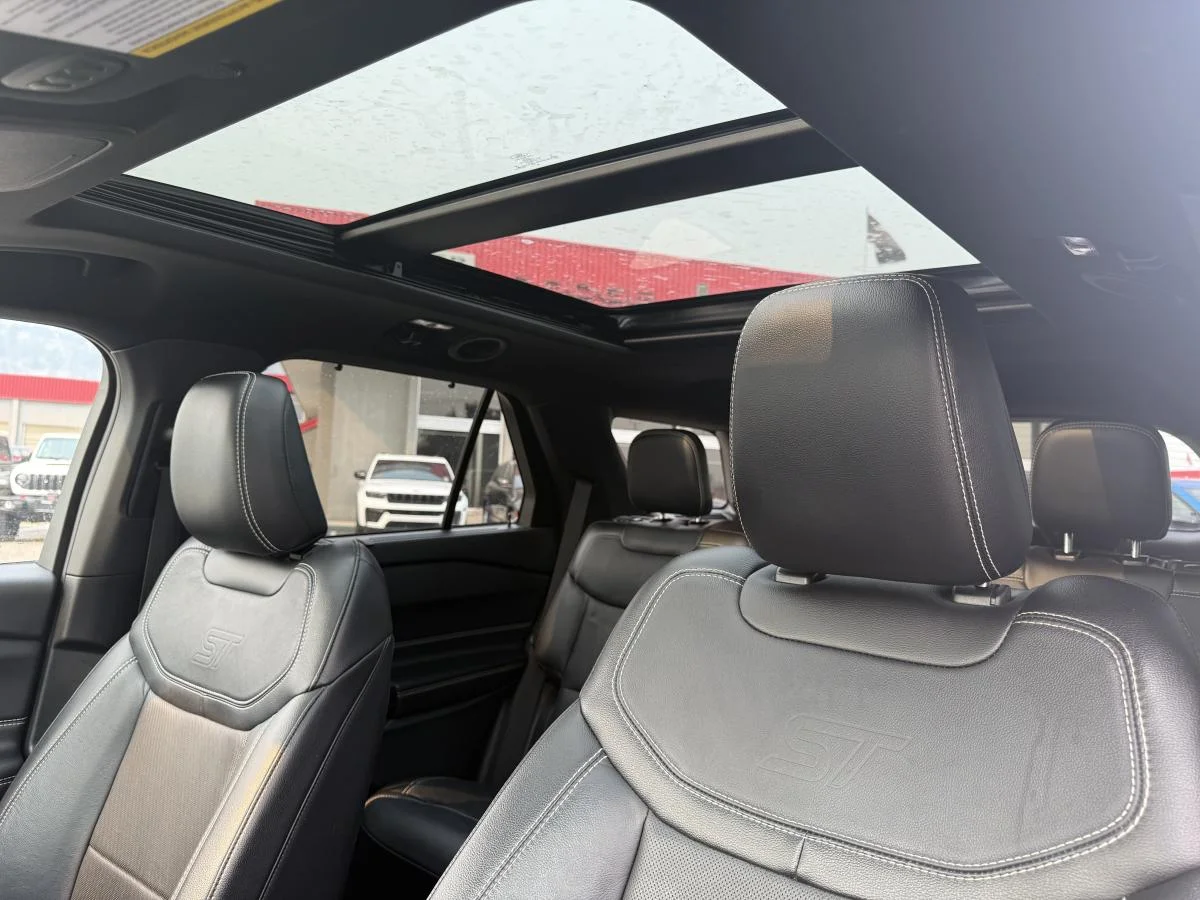 Used 2021 White Ford St Awd image 18