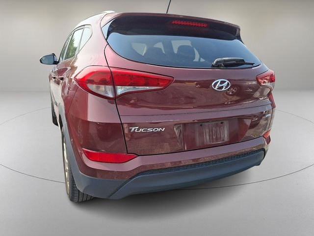 Used 2017 Red Hyundai SE image 7