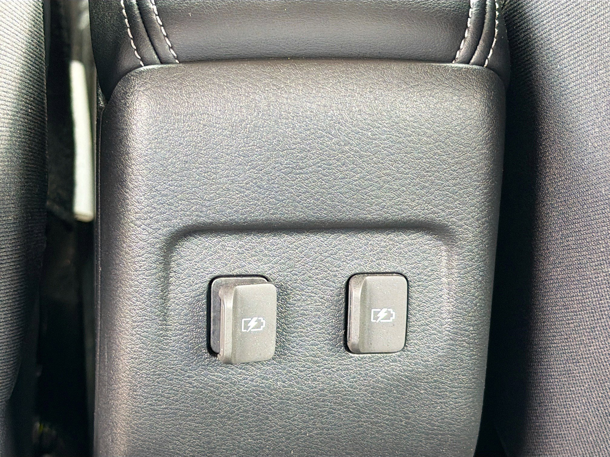 Used 2023 Gun Metallic Nissan SR image 21