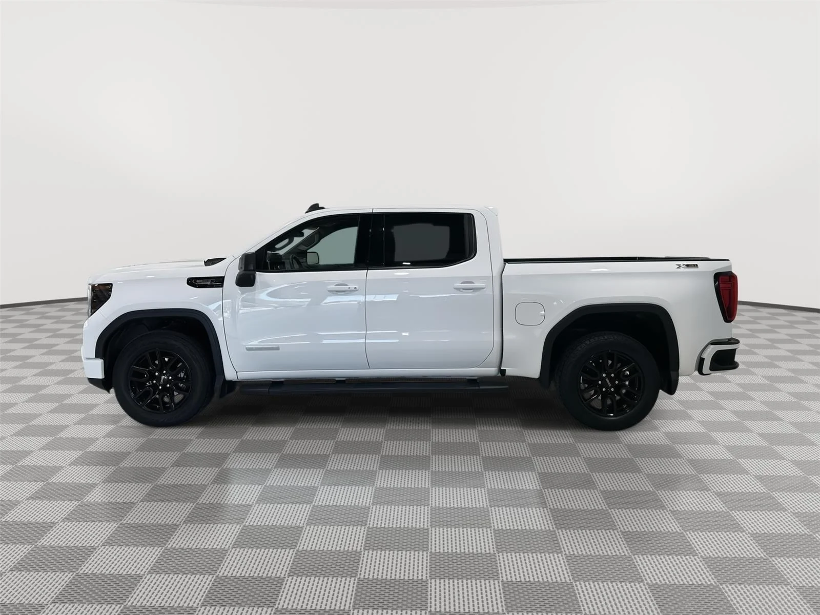 Used 2025 GMC Sierra 1500 Elevation with VIN 1GTUUCE86SZ118333 for sale in Alexandria, Minnesota