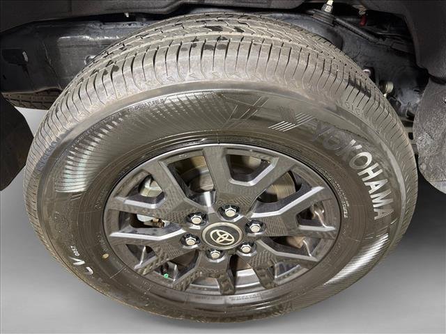 Certified Used 2025 CUTTING EDGE Toyota  image 17