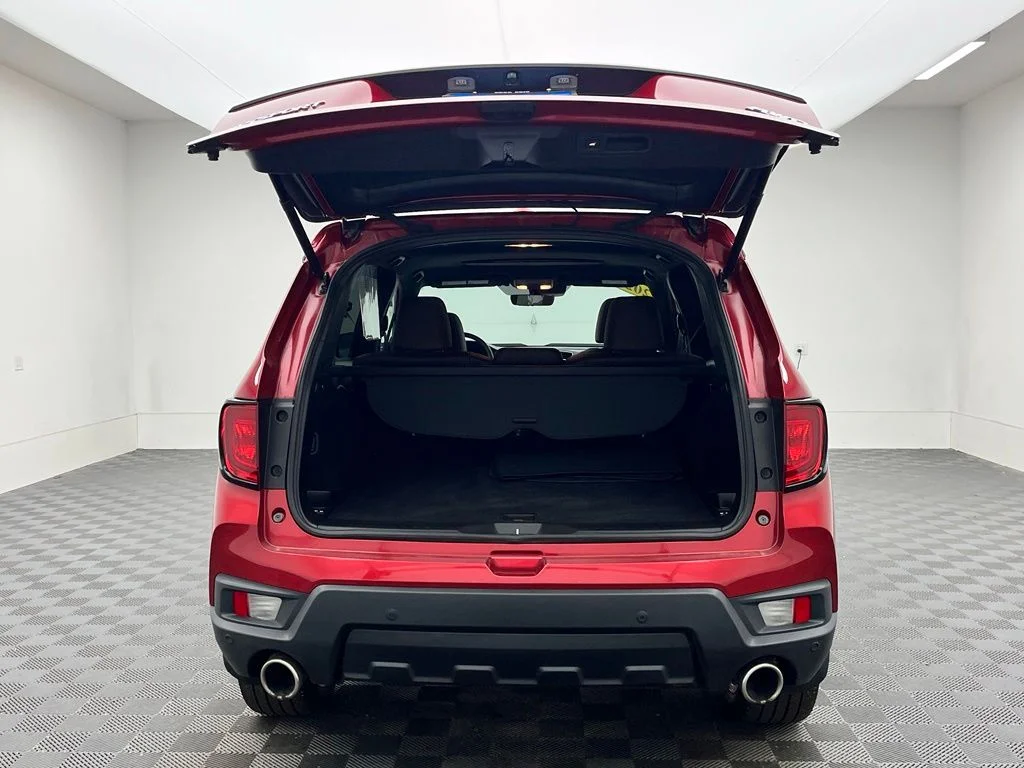 Used 2025 Red Honda EX-L image 11