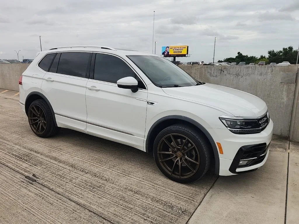 2019 Volkswagen Tiguan 2.0T SEL Premium R-Line 4Motion's photo