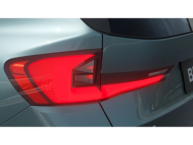 New 2026 Cape York Green Metallic BMW M35i image 8