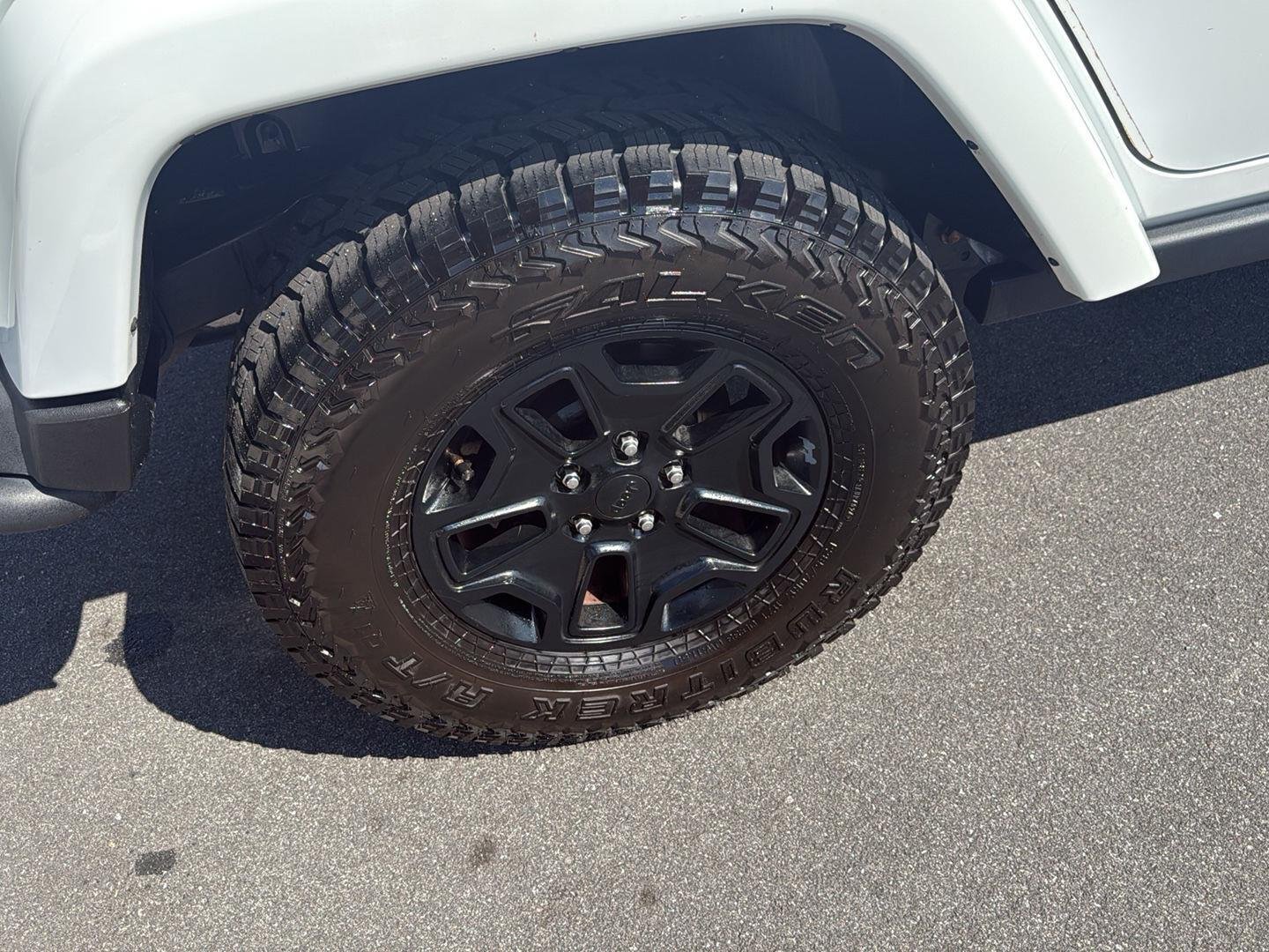 Used 2016 Bright White Clearcoat Jeep Backcountry image 12