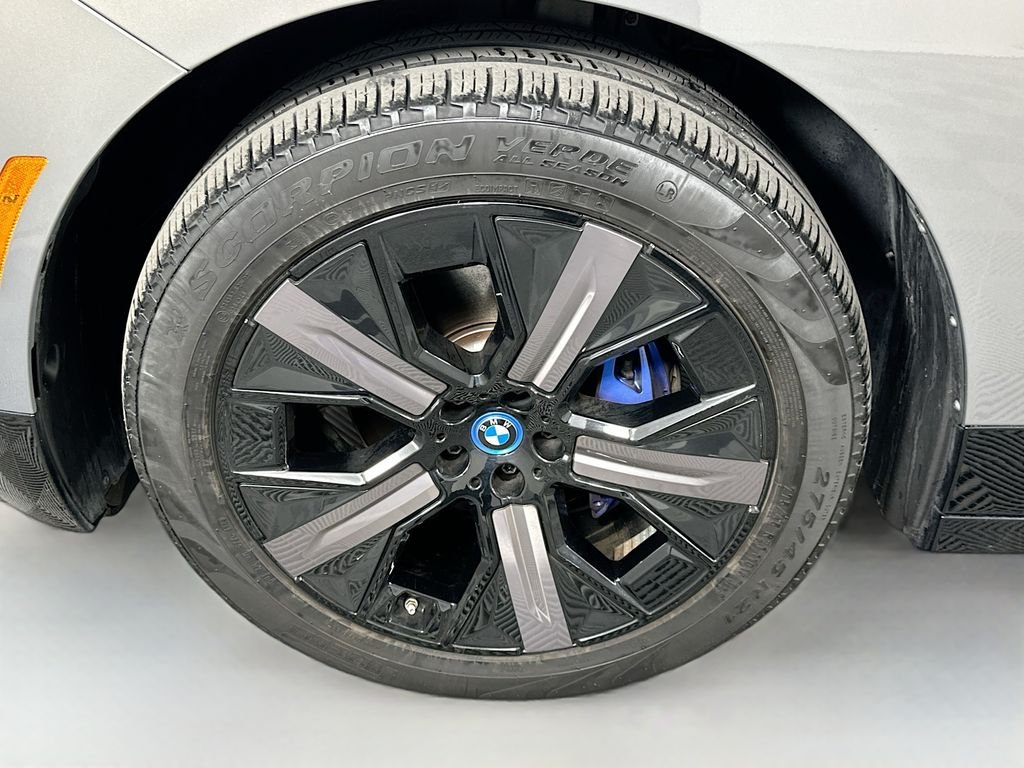 Certified Used 2024 Gray Metallic BMW xDrive50 image 31