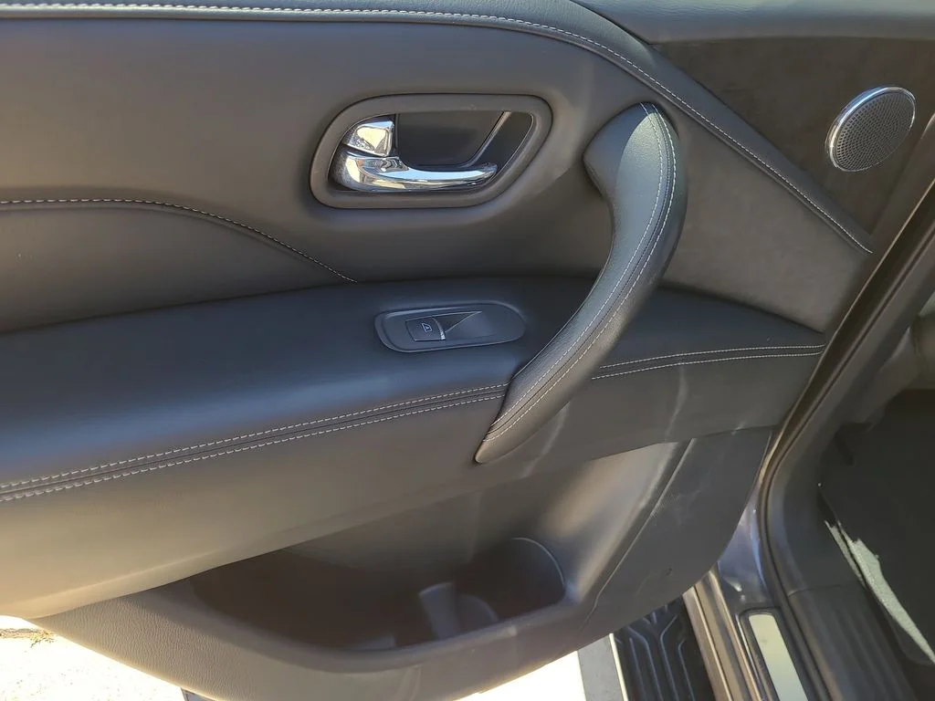 Used 2024 Gray INFINITI LUXE image 17