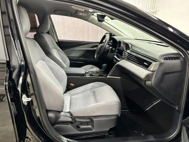 Used 2025 MIDNIGHT BLACK METALLIC Toyota  image 22