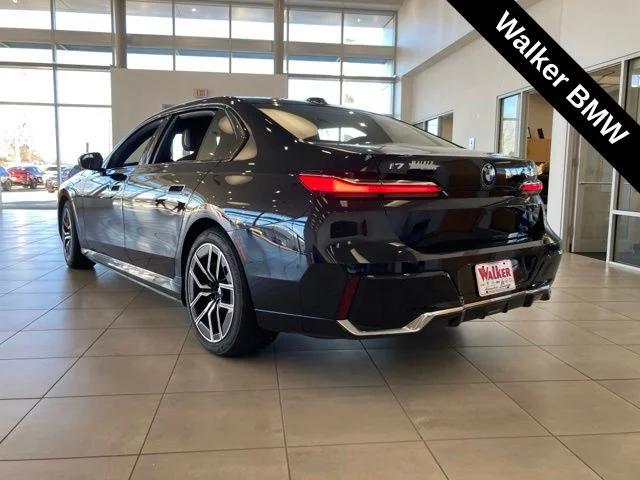 New 2024 Carbon Black Metallic BMW xDrive60 image 5