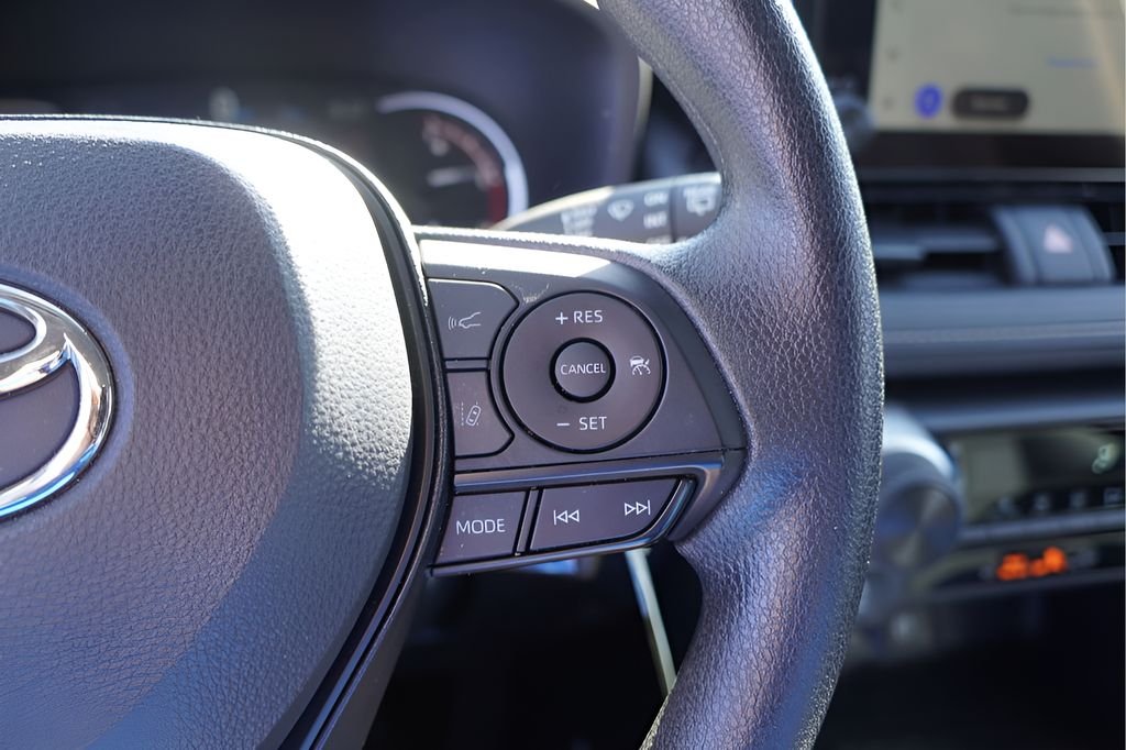 Used 2025 Silver Sky Metallic Toyota LE image 19