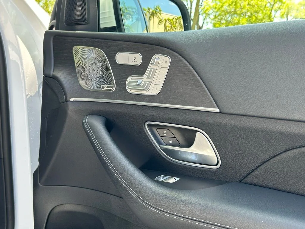 Used 2022 White Mercedes-Benz GLE 350 image 43