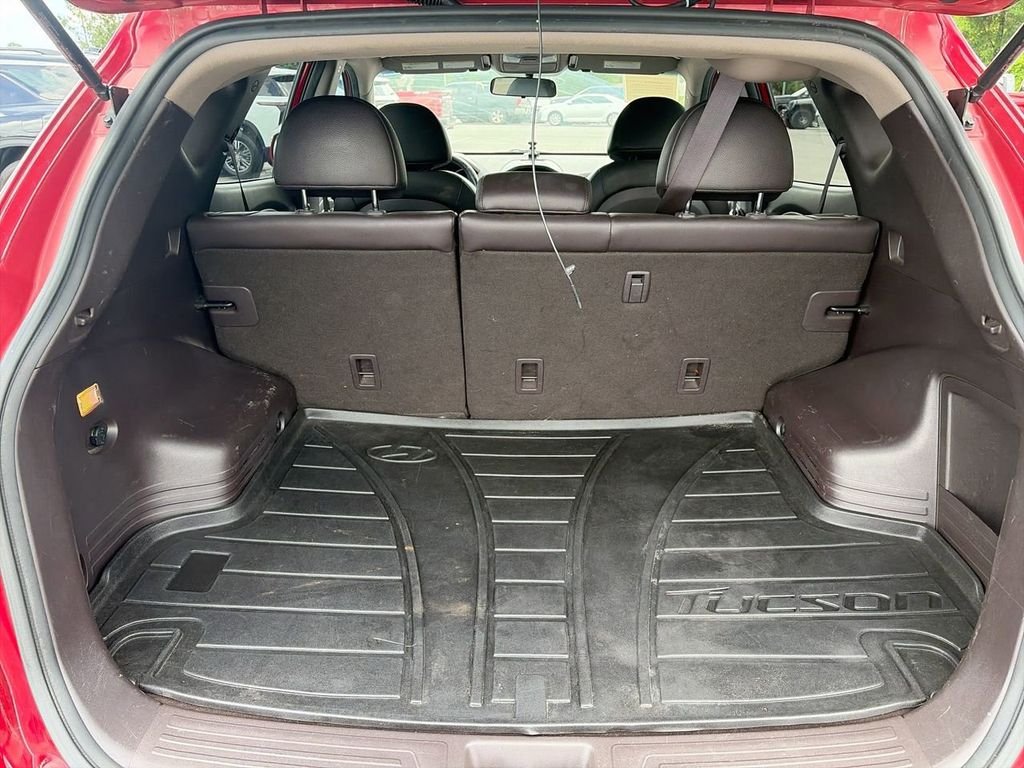 Used 2013 Red Hyundai GLS image 7