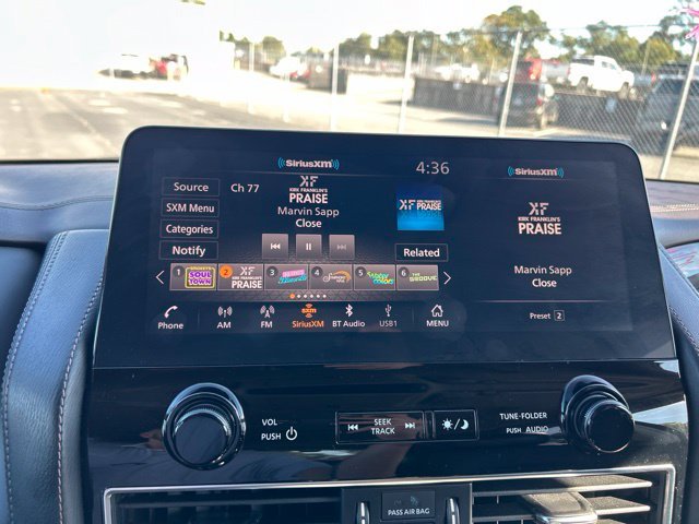 Used 2023 Black Nissan Platinum image 9