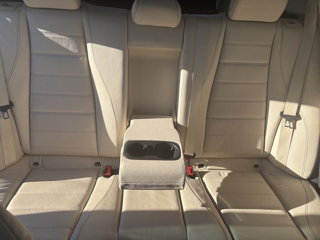 Used 2020 White Mercedes-Benz GLE 350 image 21