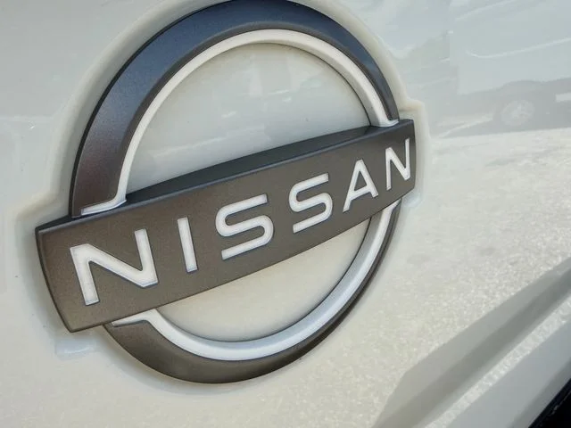Used 2024 Glacier White Nissan SV image 9