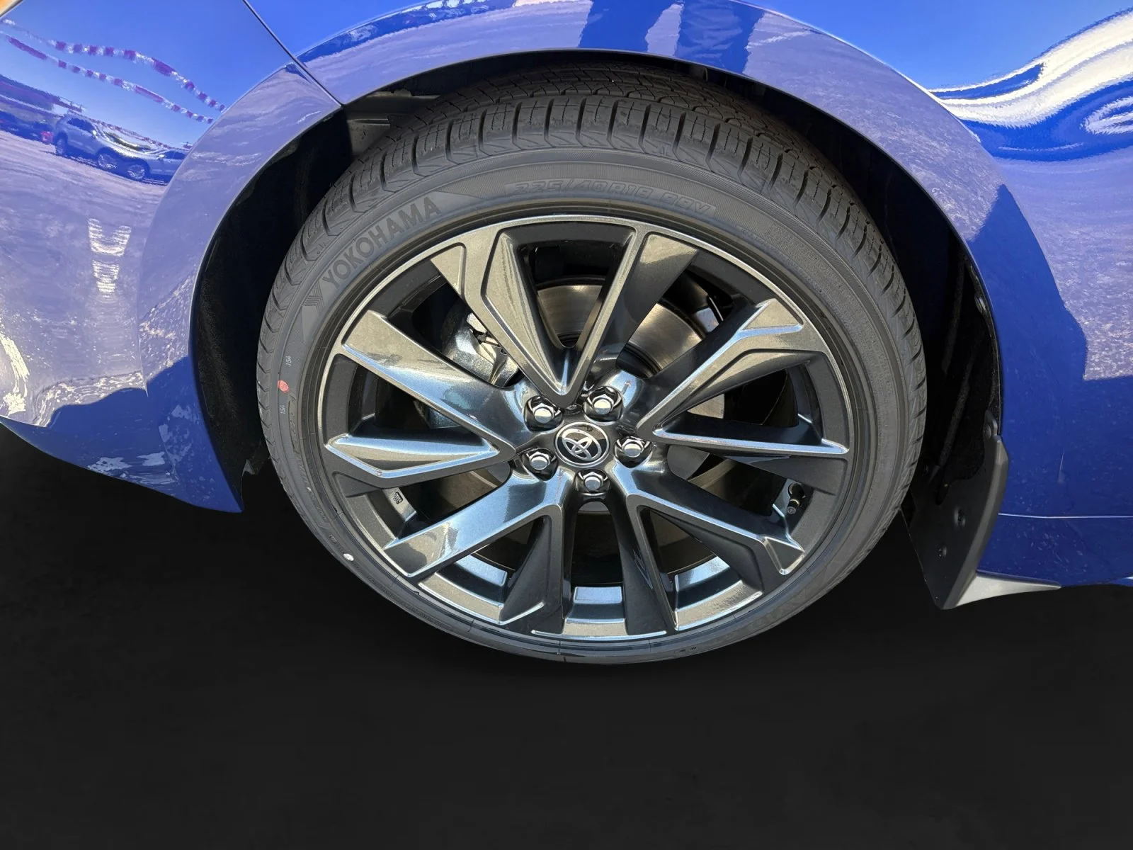 New 2026 Blue Crush Metallic with Midnight Black Metallic roof <sup>1</sup> Toyota  XSE image 11