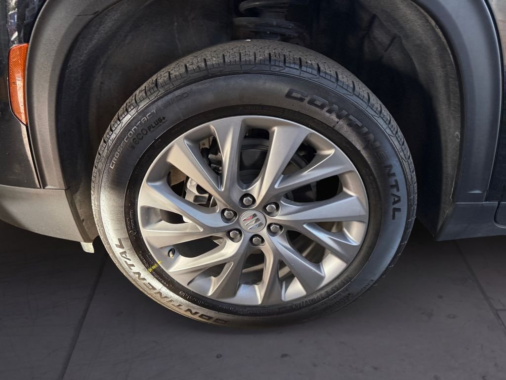 Used 2025 Black Buick Preferred image 9